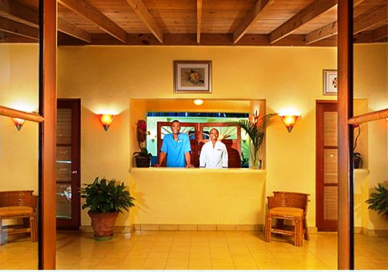 Idle Awhile Beach Hotel Негрил Екстериор снимка