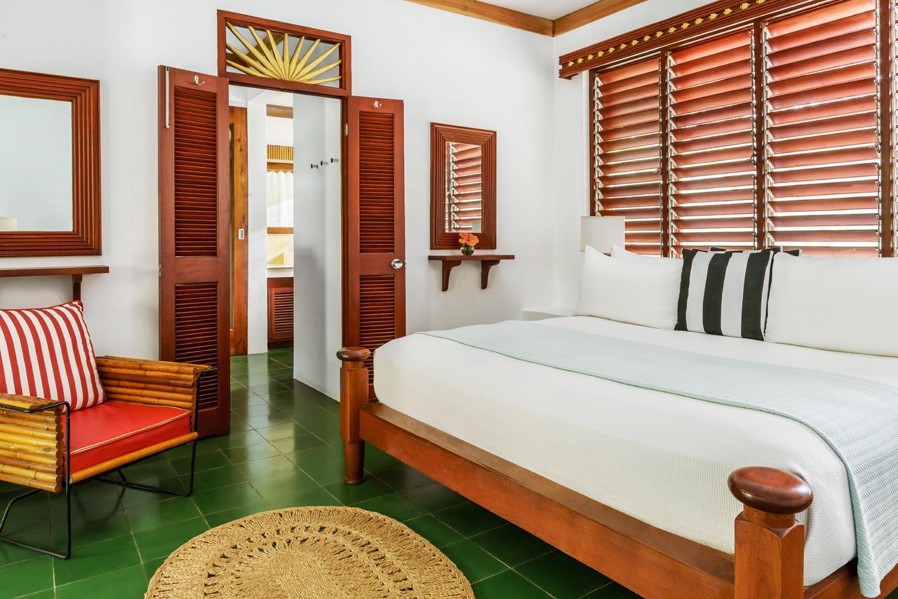 Idle Awhile Beach Hotel Негрил Екстериор снимка