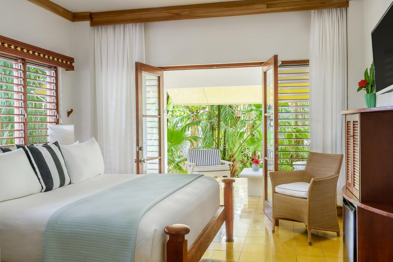 Idle Awhile Beach Hotel Негрил Екстериор снимка