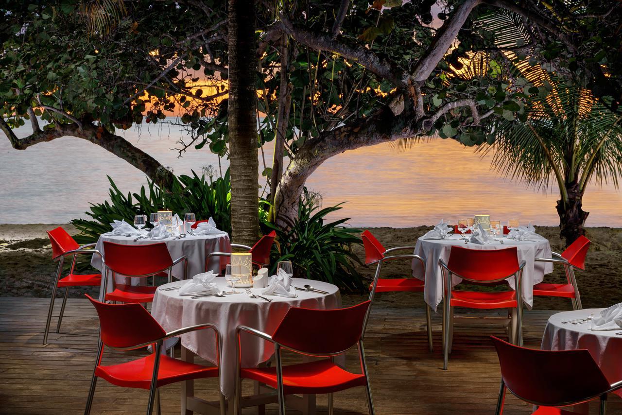 Idle Awhile Beach Hotel Негрил Екстериор снимка
